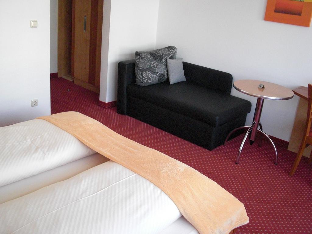 Hotel-Pension Flora Σάαλμπαχ-Χίντεργκλεμ Δωμάτιο φωτογραφία