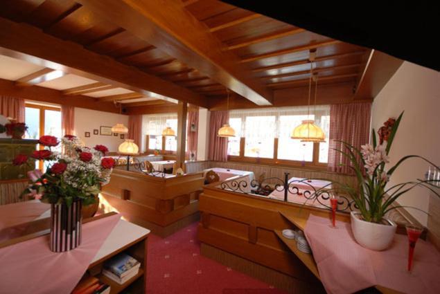Hotel-Pension Flora Σάαλμπαχ-Χίντεργκλεμ Εξωτερικό φωτογραφία