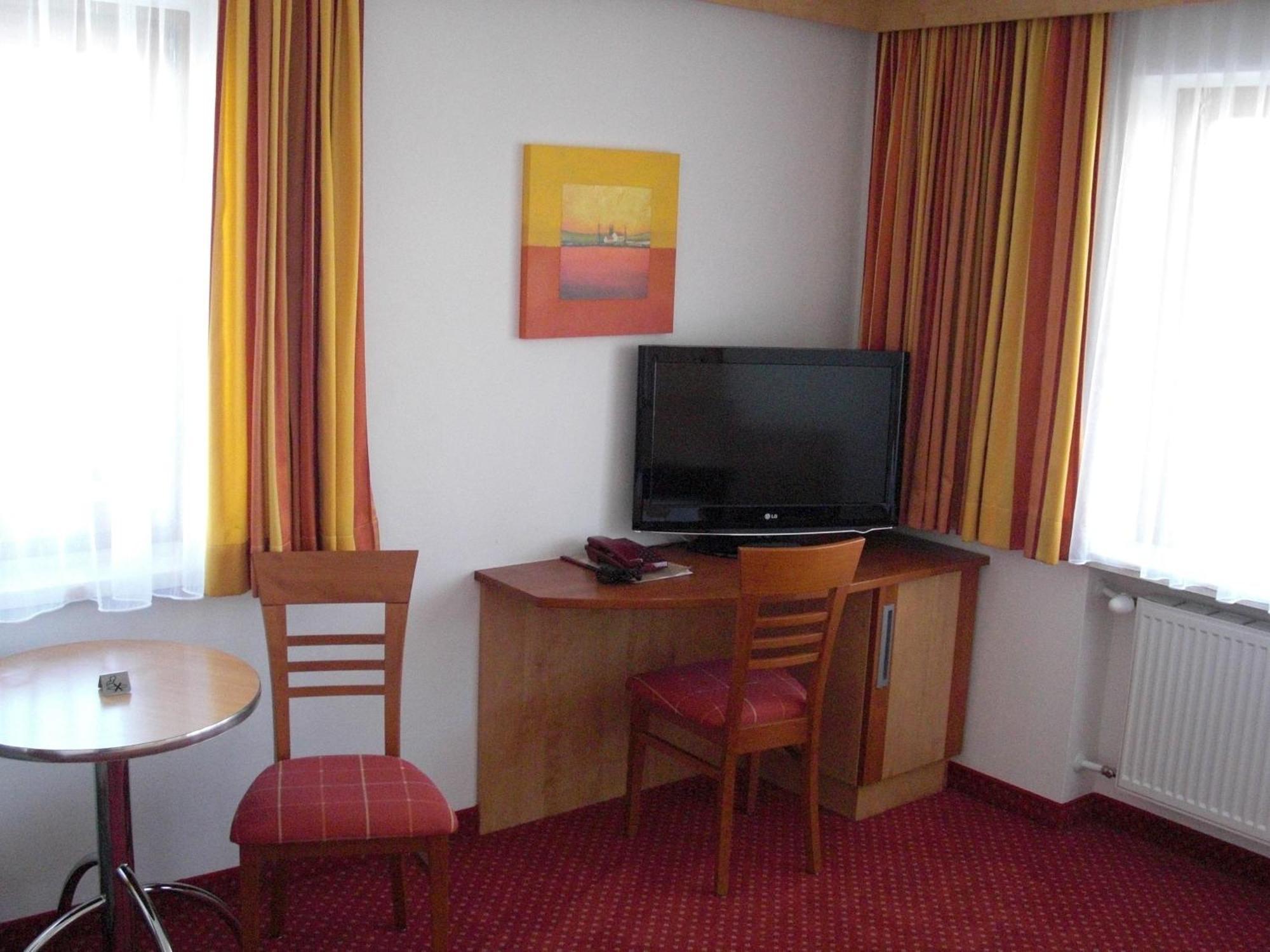 Hotel-Pension Flora Σάαλμπαχ-Χίντεργκλεμ Δωμάτιο φωτογραφία